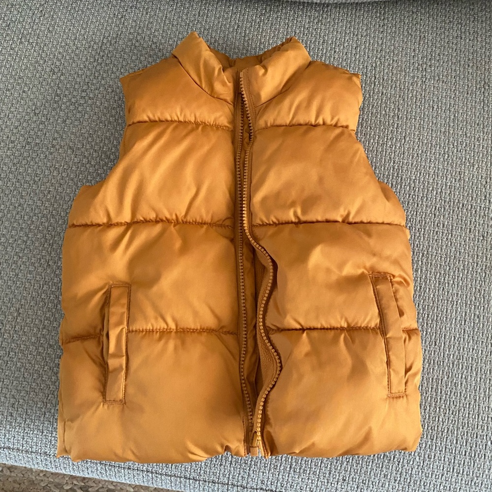 Old Navy 5T mustard color puffer vest. Worn once